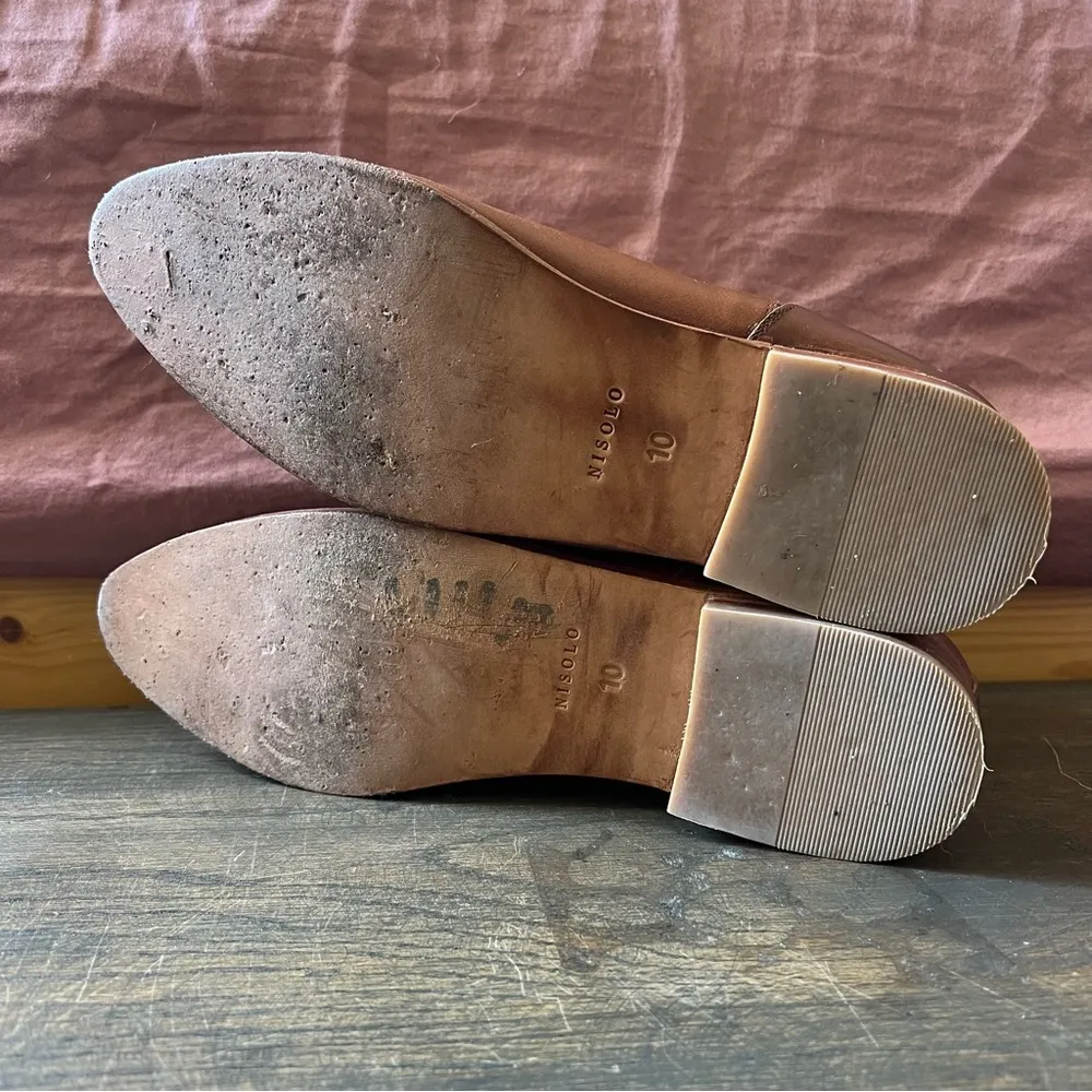 Nisolo • Eva Everyday Chelsea Boot in auburn Black Size 10 - Image 8