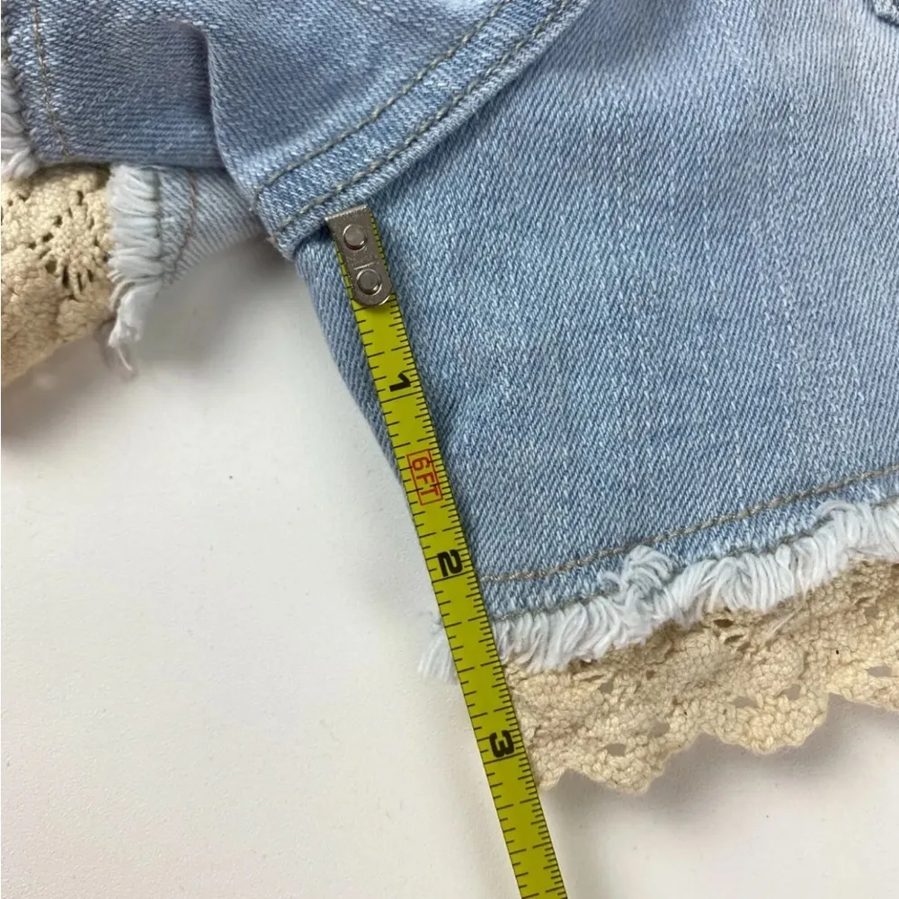 Altar’d State Pantera Light NWT Crocheted Hem Shorts Size 26/3 - Image 6