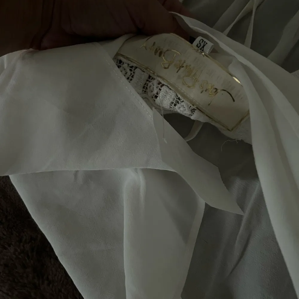 Nwt  Catarina boho revolve tie back crochet lace top - Image 3