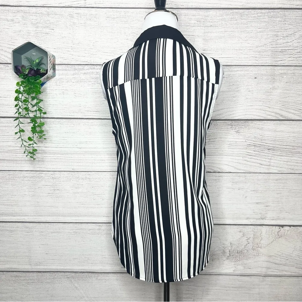Liberty Love Black & White Vertical Stripes Sleeveless Collared Blouse Top Small - Image 5