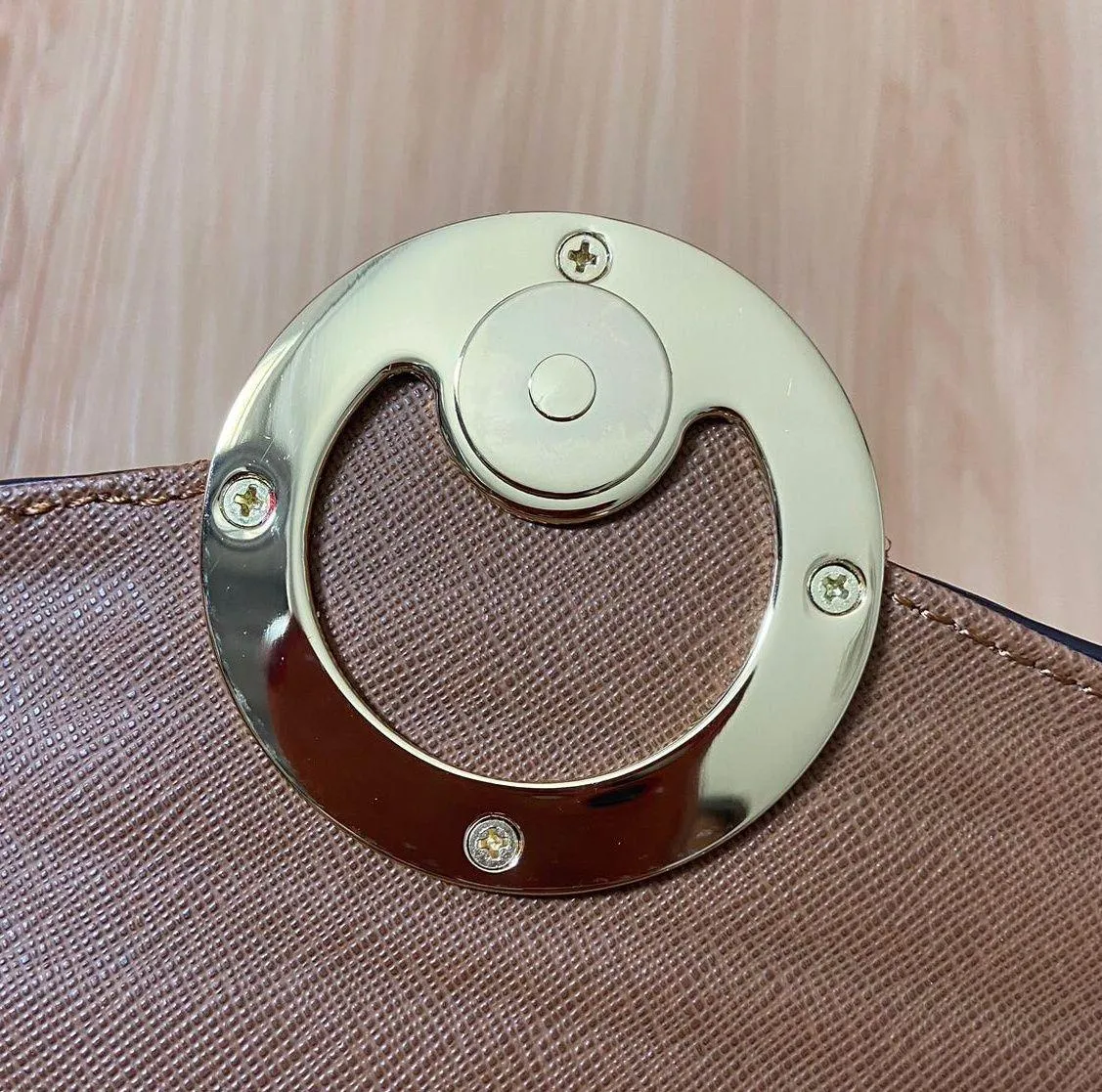  Micheal kors  PVC Hudson LG Phone Crossbody  Vanilla  - Image 11