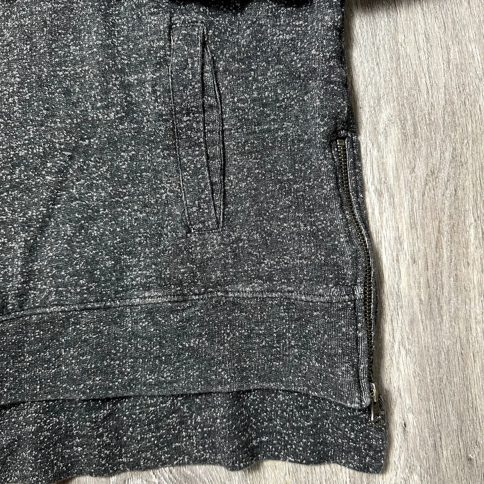 Pact Gray Organic Cotton Hoodie Sweatshirt Zipper Detail - Image 3