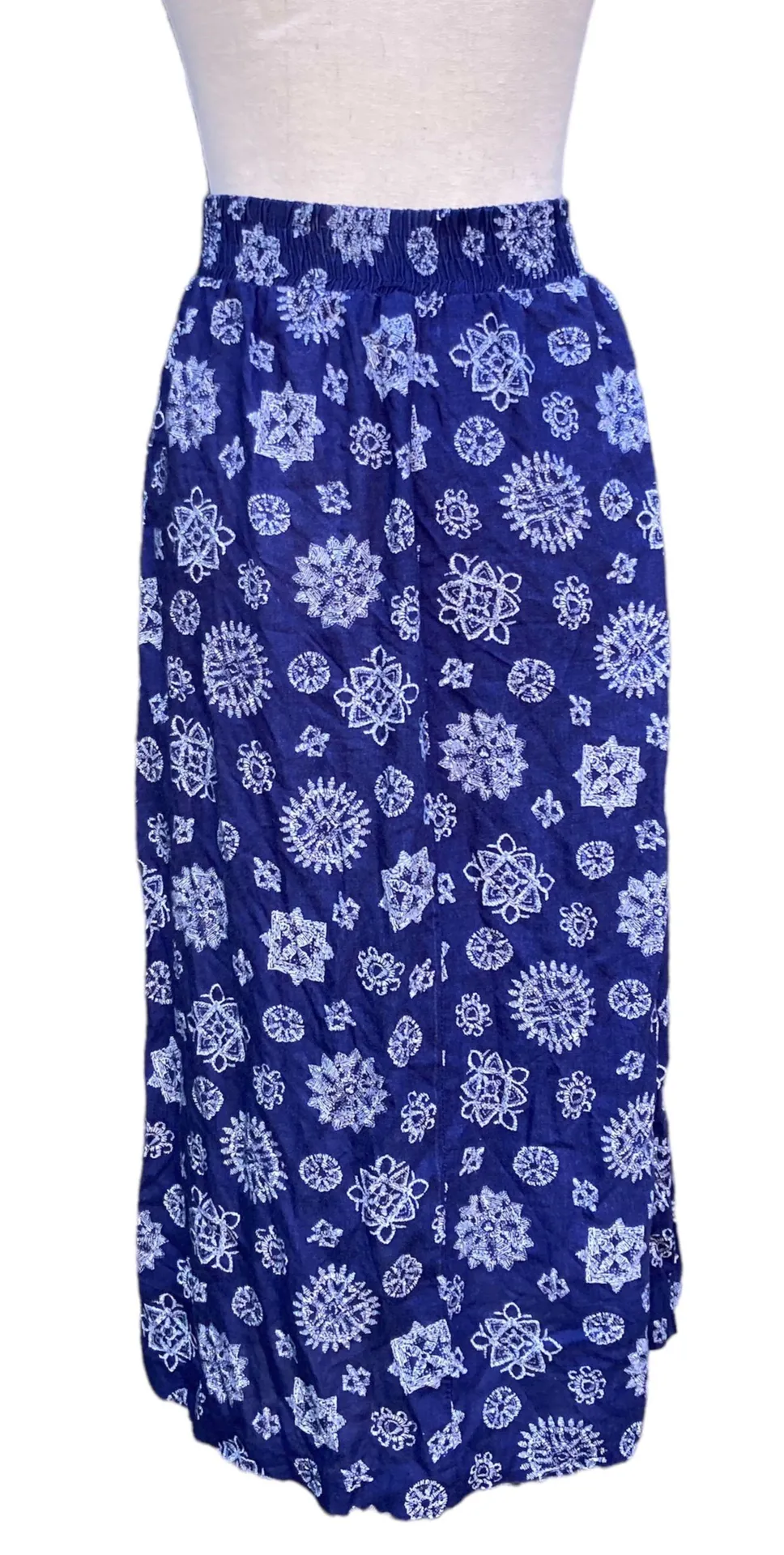 Vintage 80s  Navy Blue White Medallion Rayon Midi Skirt M L - Image 2