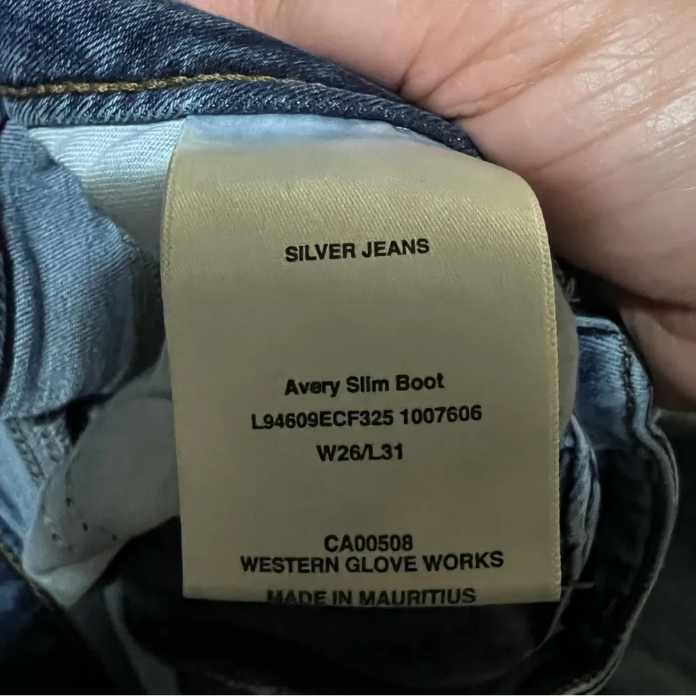 Silver Jeans Co Avery Slim Bootcut High Rise Dark Wash Two Button Denim Jeans - Image 10