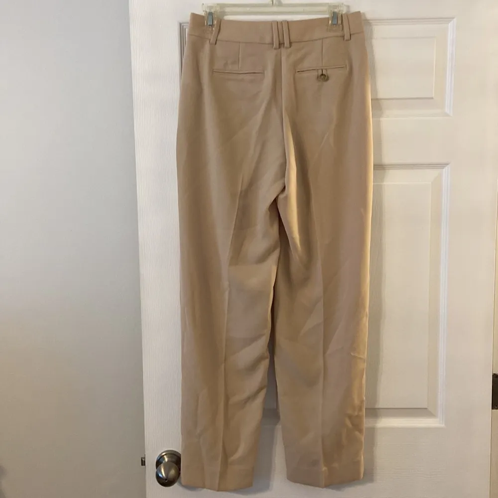 J.Crew Essential Pants size 2 brand new color tan inseam 29” waist 28” - Image 3