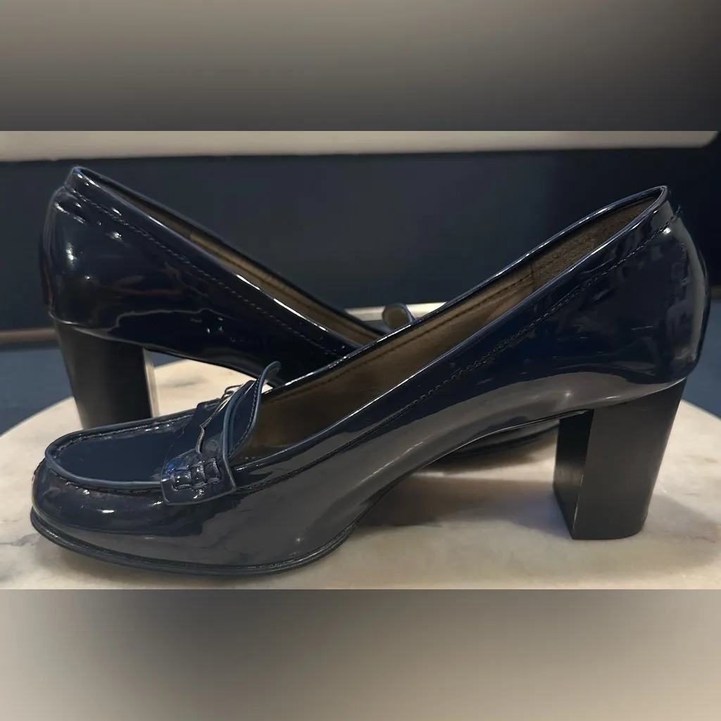 Bandolino Navy Patent Leather Penny Loafers 3 Inch Block Heels Sz 8 - Image 2