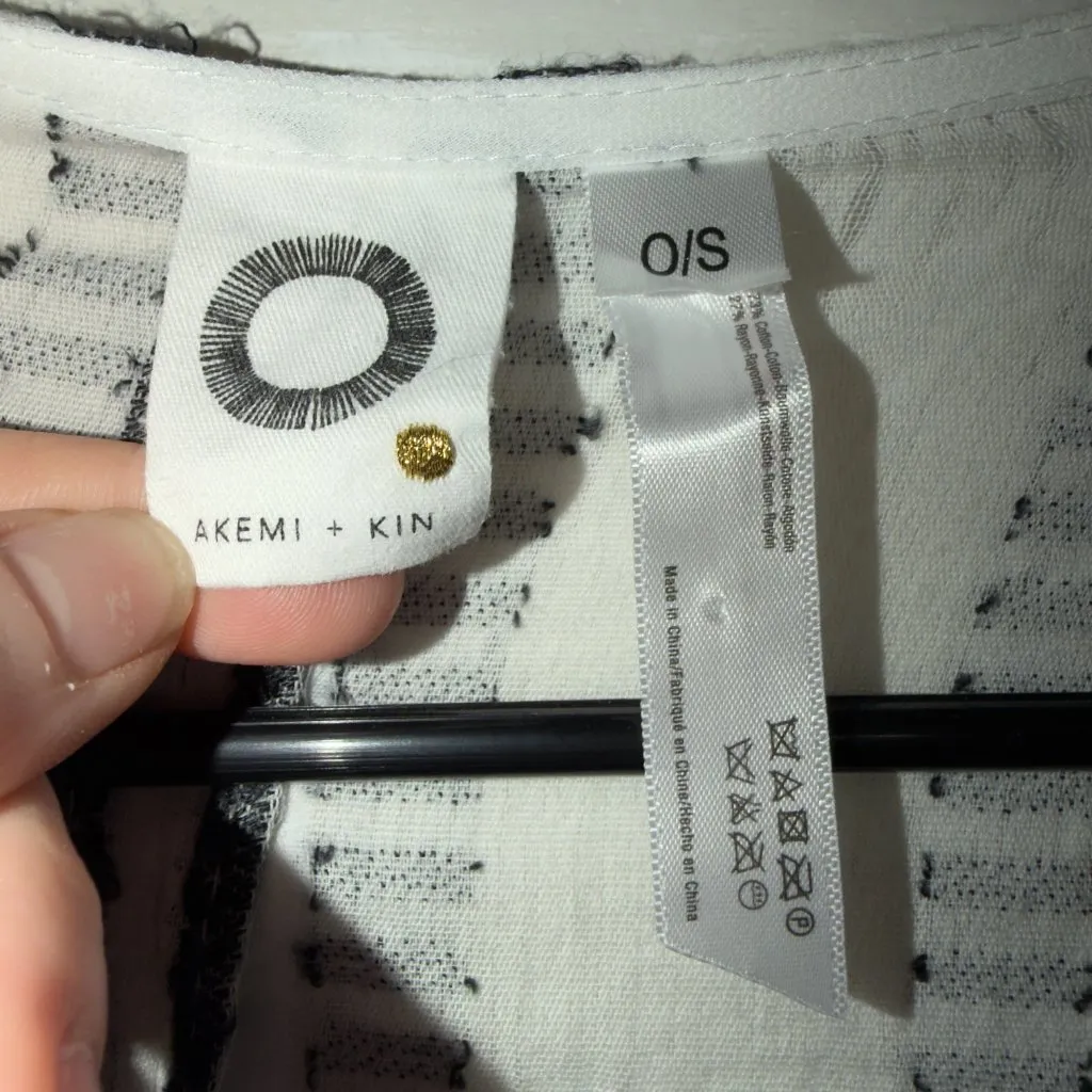 Anthro Akemi & Kin One Size Boho Kimono Open Front Black White Print Cardigan - Image 5