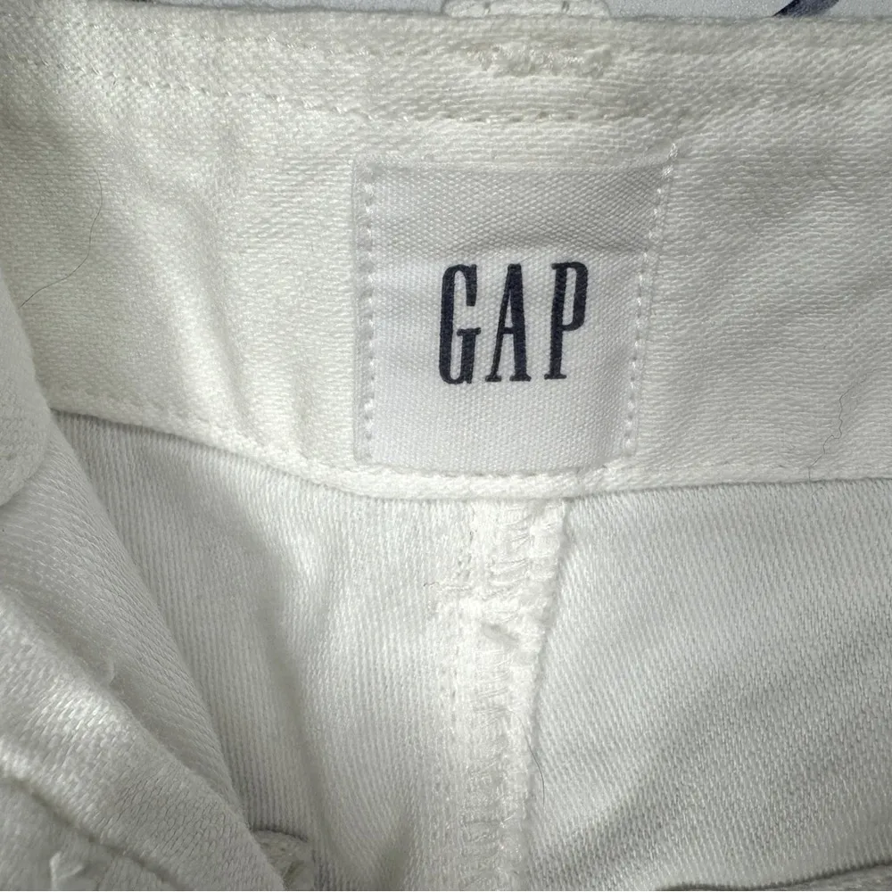GAP High Waist Utility Short Frayed Ivory Sz 2 - Image 3