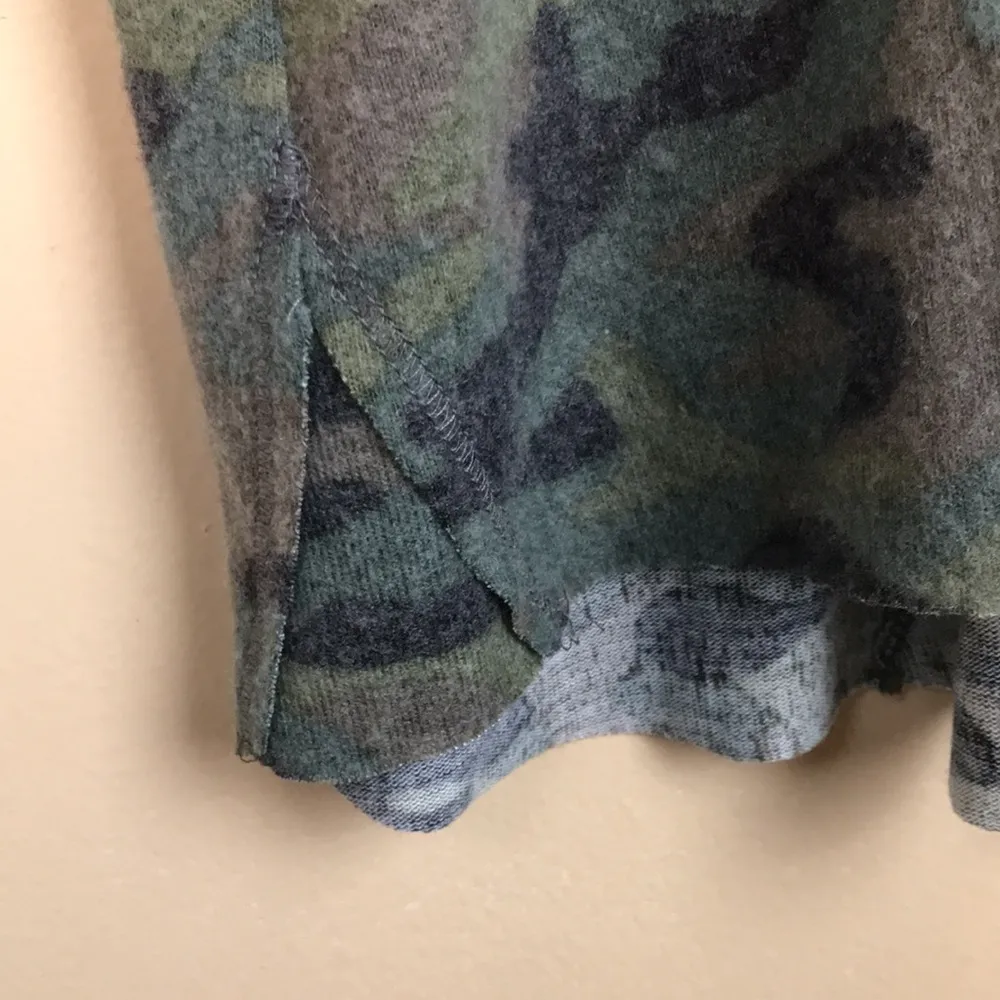 NWT Michael Stars Women’s Madison Brushed Camo Fleece Pleated Long Sleeve Shirt - Image 6