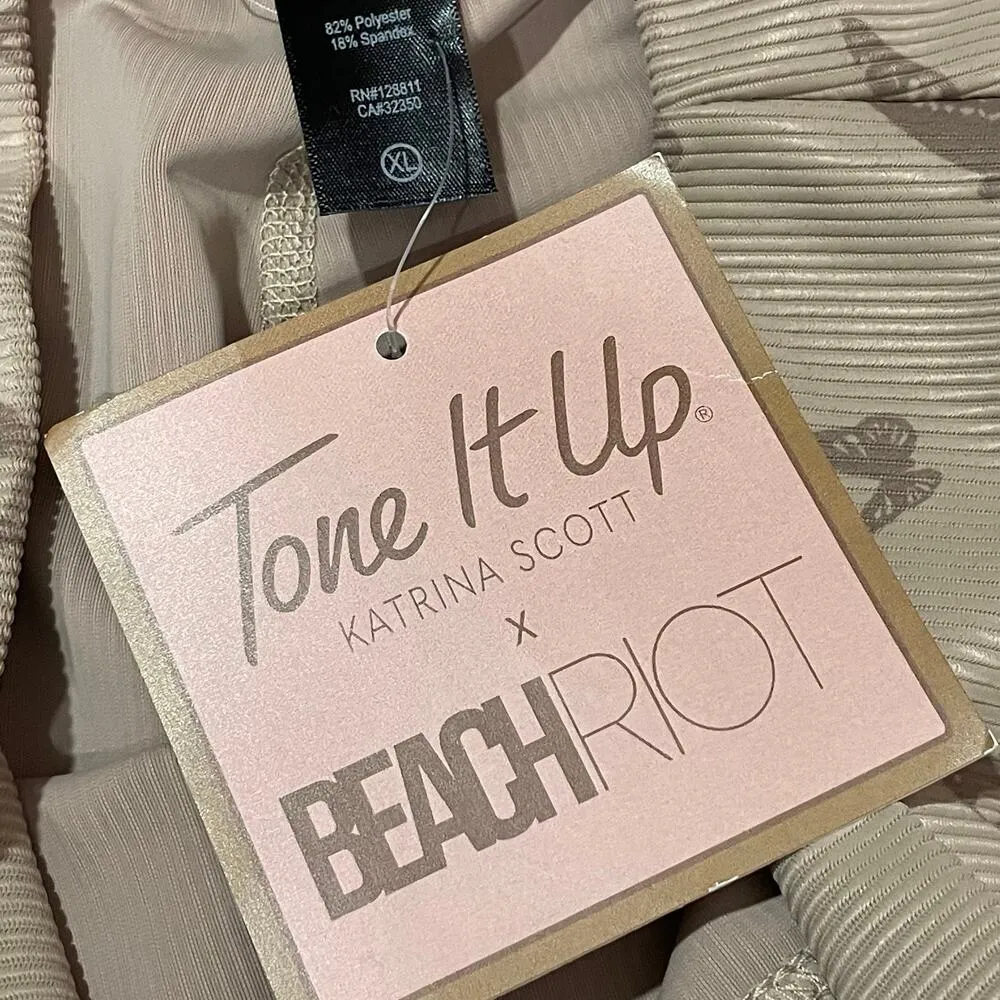NWT Tone it Up X Beach Riot Butterfly Ayla Leggings - XL - Image 9
