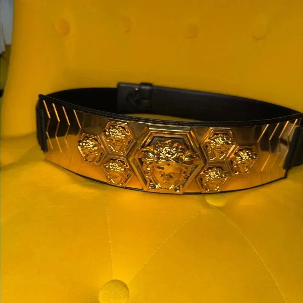 Rare Versace Limited Edition Medusa Bondage Leather Belt. - Image 7