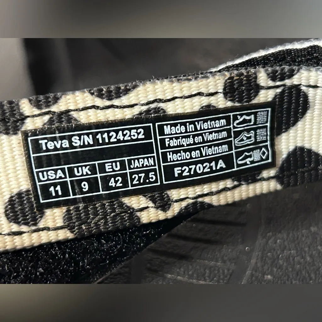 Teva Hurricane Xlt 2 Dalmatian black/white sandal shoe women size 11 - Image 7