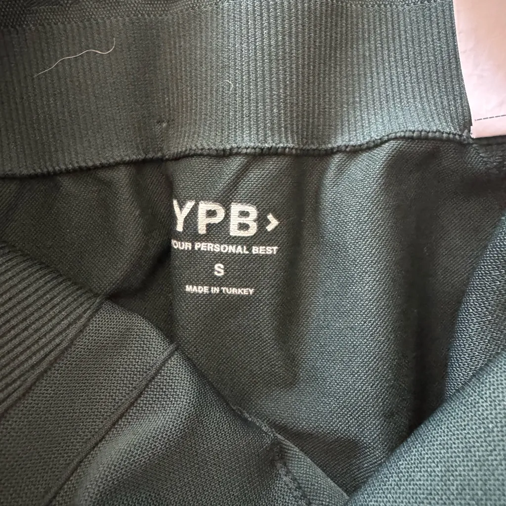 Abercrombie & Fitch Forest Green Sweater - Image 4