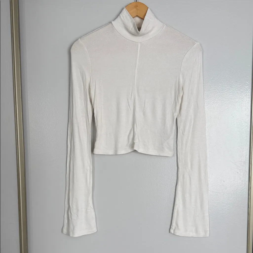 MOVING SALE Guess White Brooke Bell Sleeve Turtleneck Crop Top - Image 2