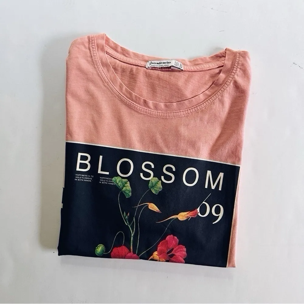 Stradivarius Blossom Boxy T-shirt - Image 4