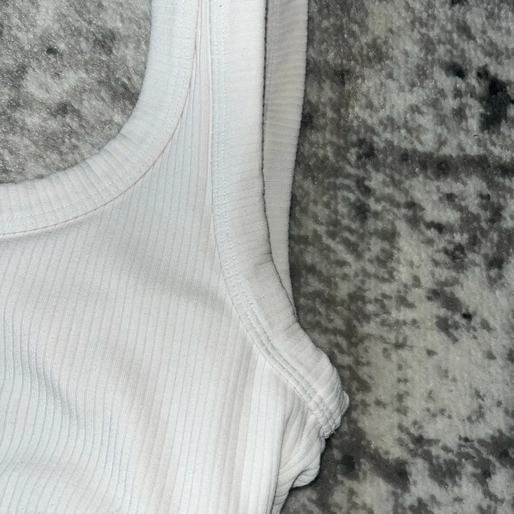 Alo Yoga Wellness Bra - Image 4