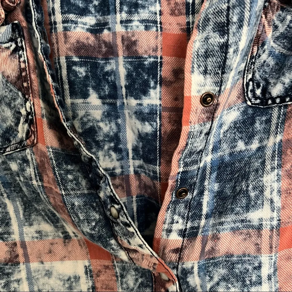 LOVE FIRE Patriotic Red White and Blue Snap Up Long Sleeve Top. Super Posh - Image 2