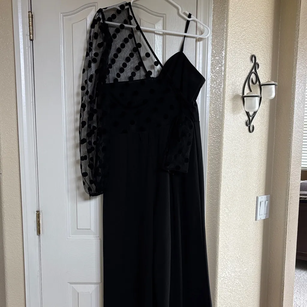 Elegant Black One-Shoulder Polka Dot Pantsuit - Image 2