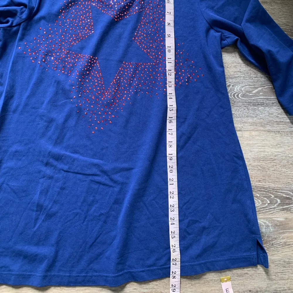 Quacker Factory Blue Top with Red Star Design M Size M - Image 5
