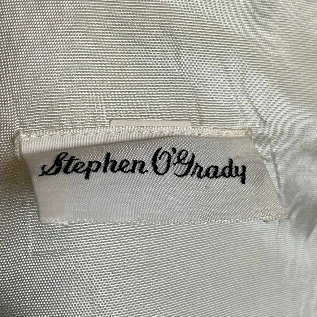 Vintage 1960s Blouse White‎ Gold Embellishment Trim Neckline Sleeveless Top Slub White - Image 12