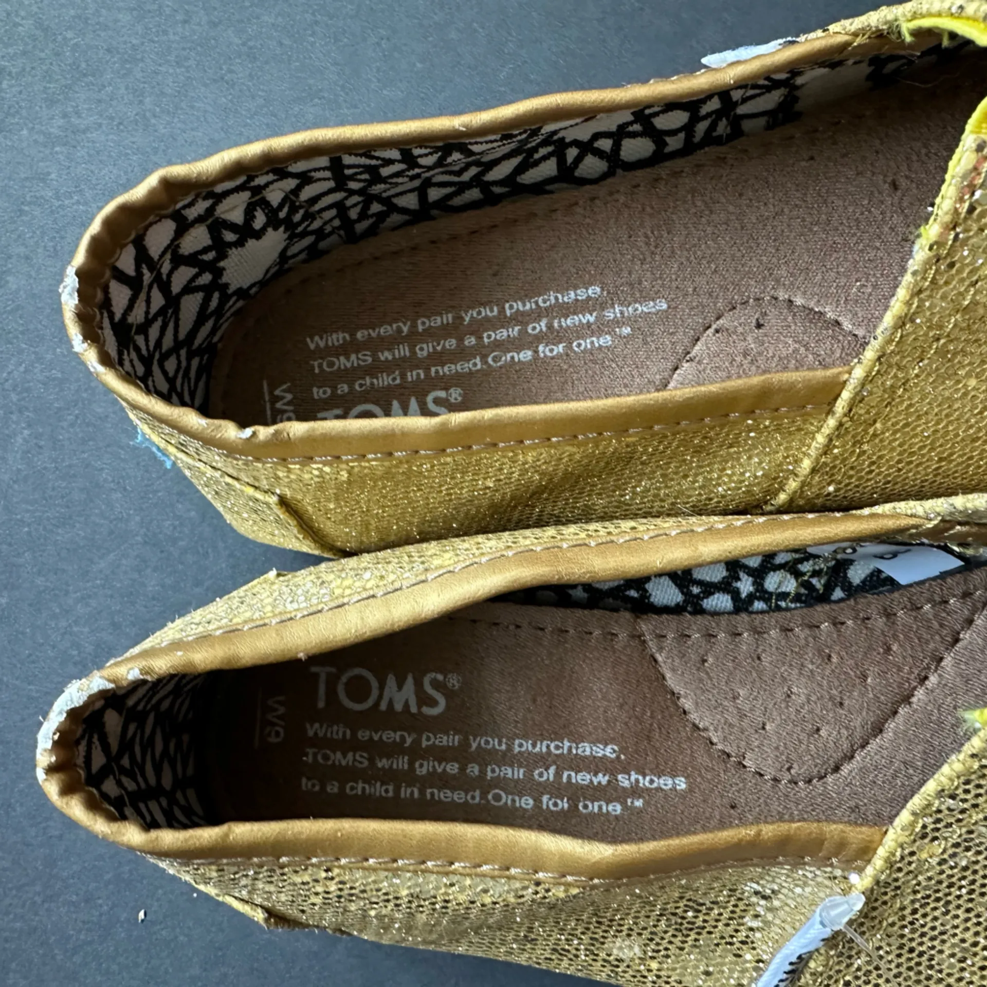 Toms Gold Glitter Shoes size 9W - Image 4