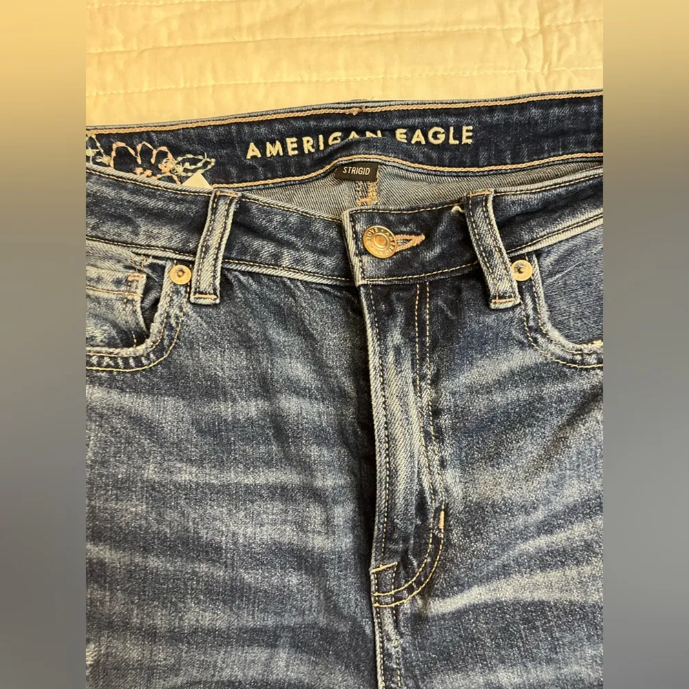American Eagle  strigid mom jean - Image 2