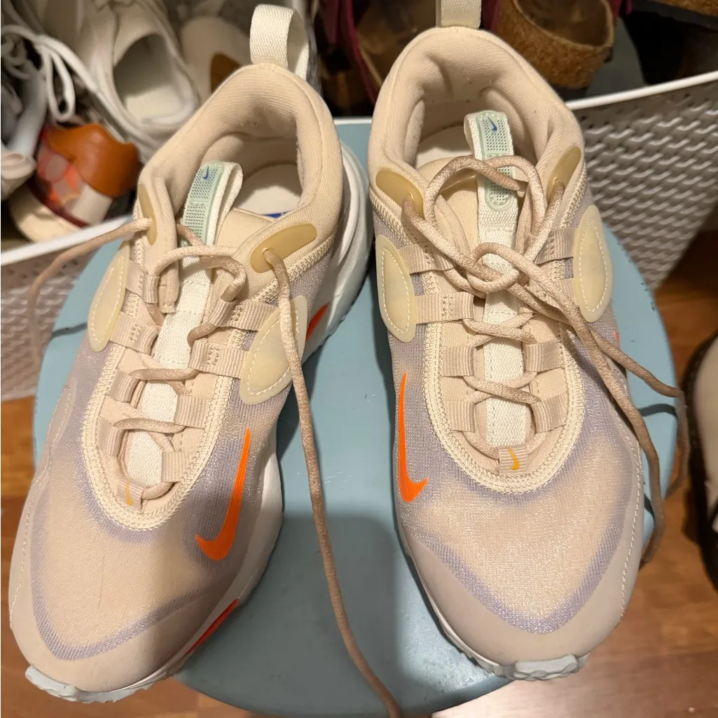 Nike Spark Tennis Shoes - Image 3