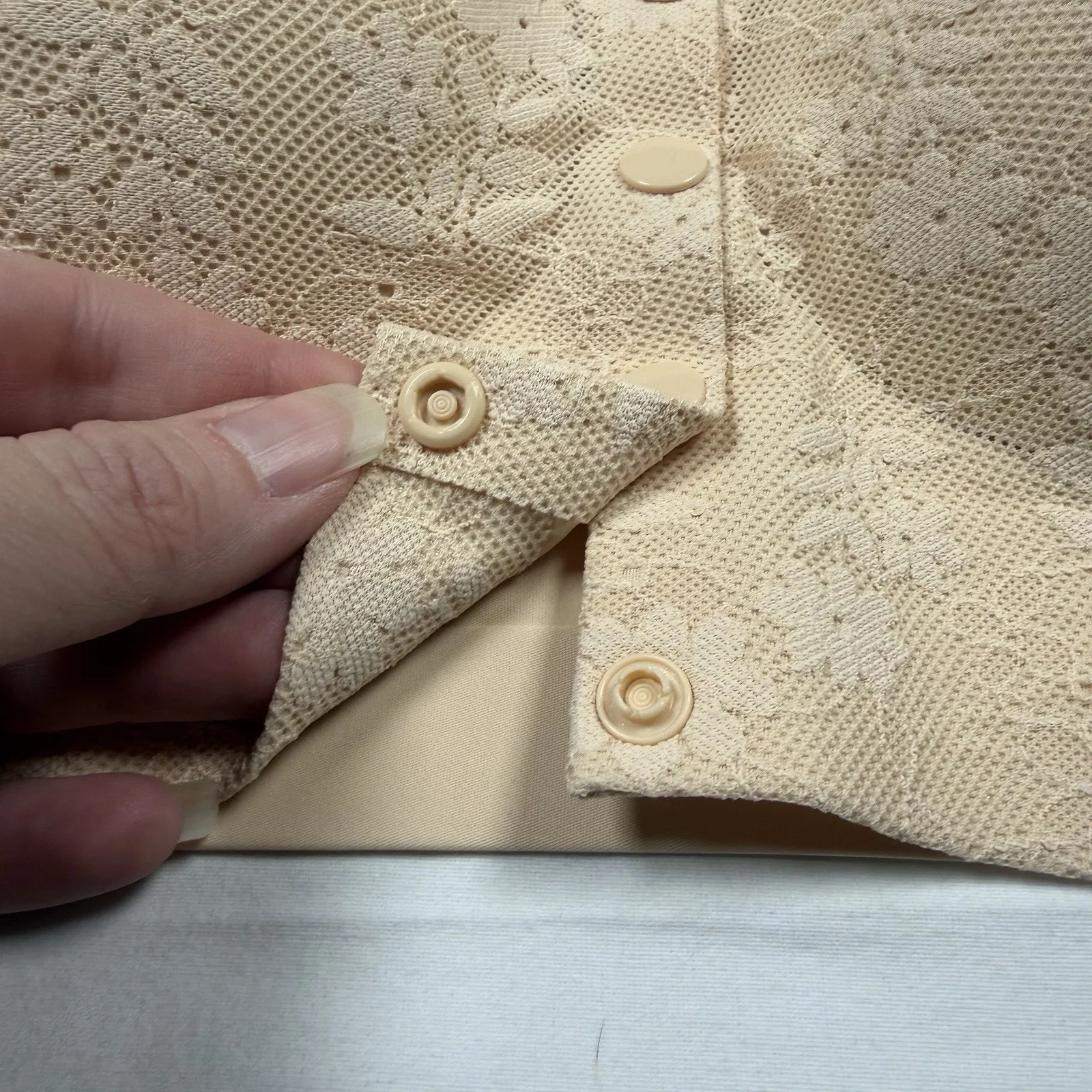 Bustella Button - Image 3