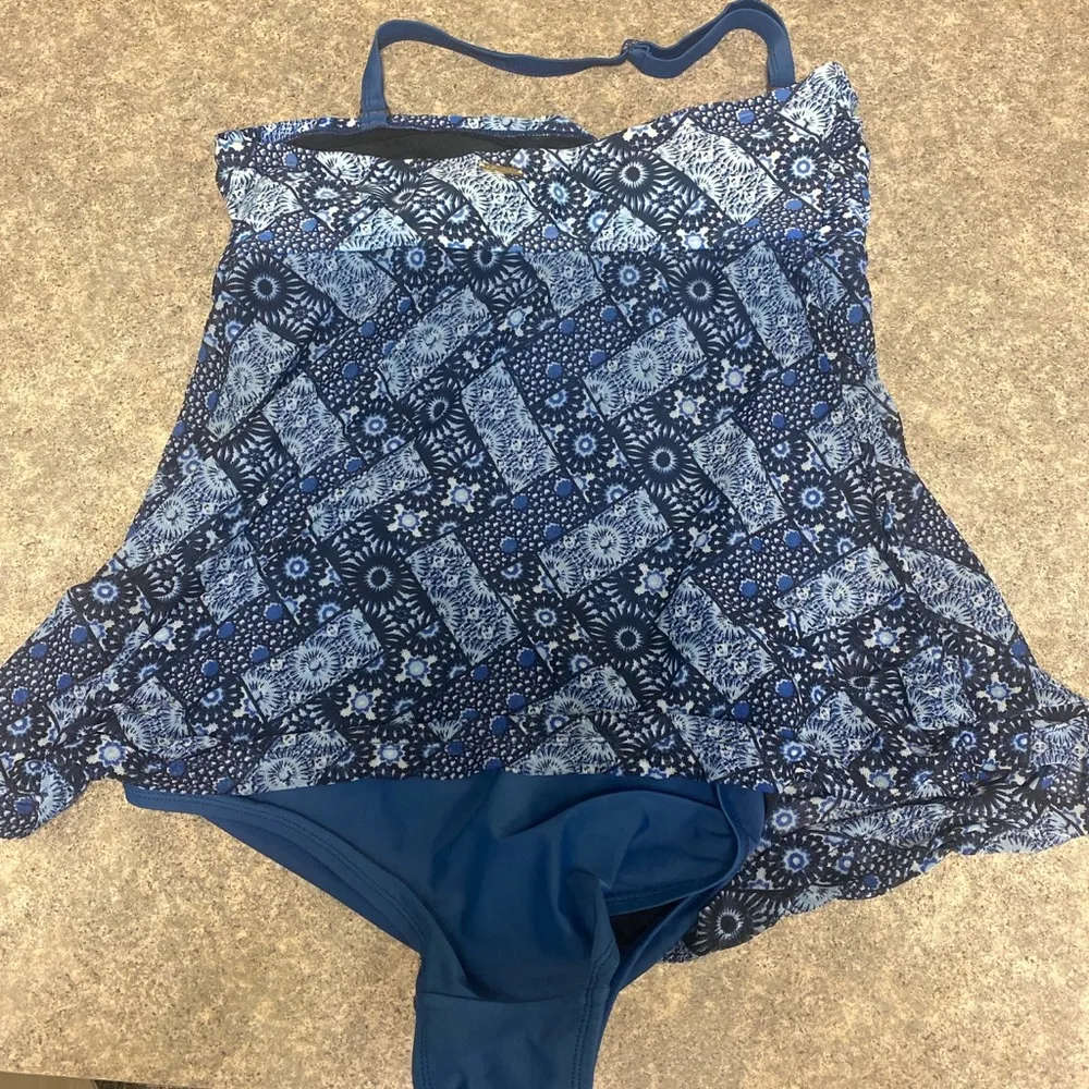 Jones New York Blue and White Geometric One Piece Swimsuit Size 12 - Image 2