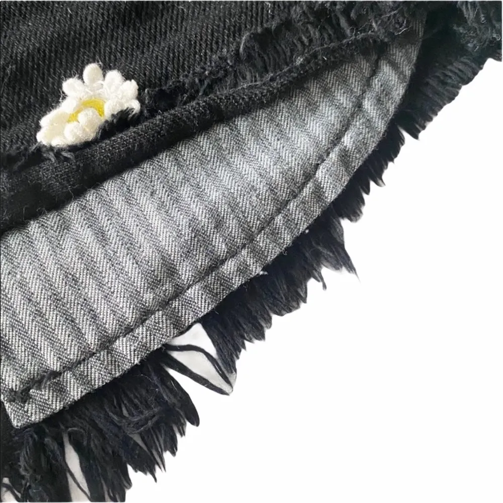 new  Carmar ❉ Crazy Daisy Embroidered Denim Cut Offs Shorts ❉ Jet Black ❉ 26 - Image 7