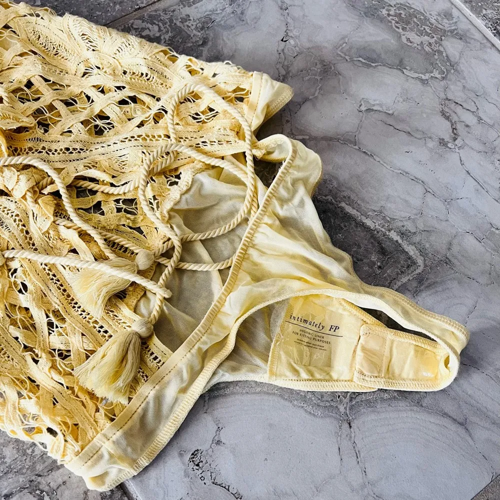 Intimately Free People Vintage Yellow Lace Bodysuit, NWT Size M - Image 9