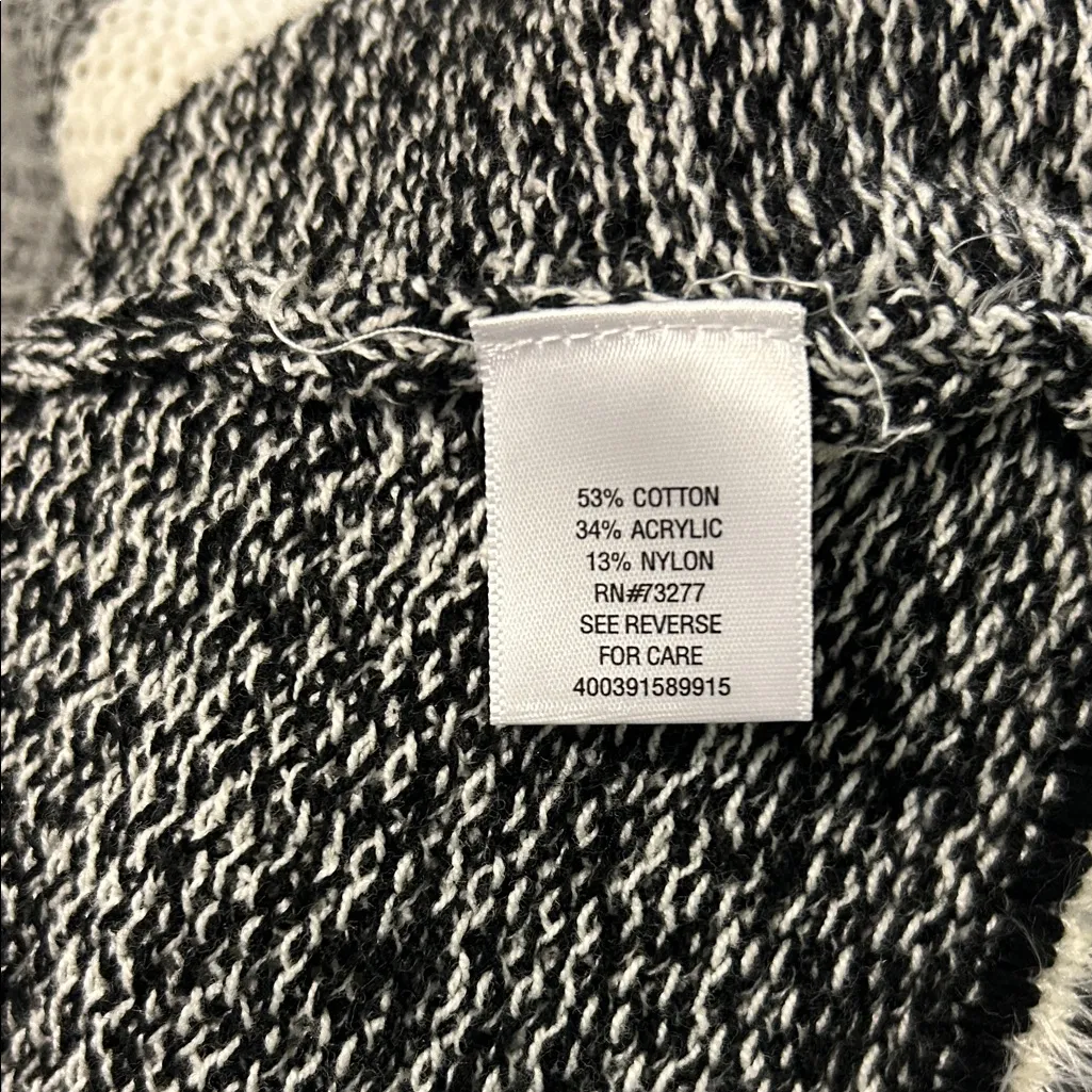 Candie’s Women's Gray and White Open Front Sweater Size Medium - Image 6