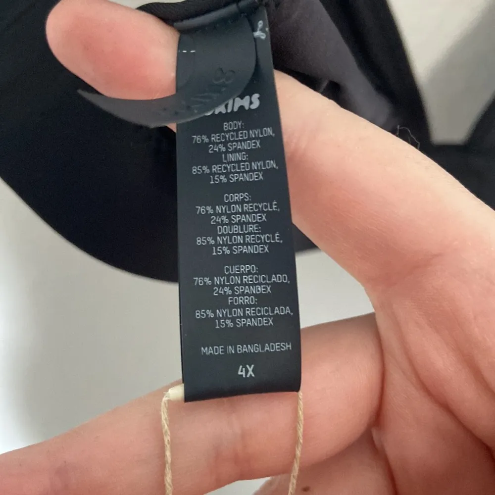 SKIMS swim plunge bikini top onyx NWT size 4X - Image 4