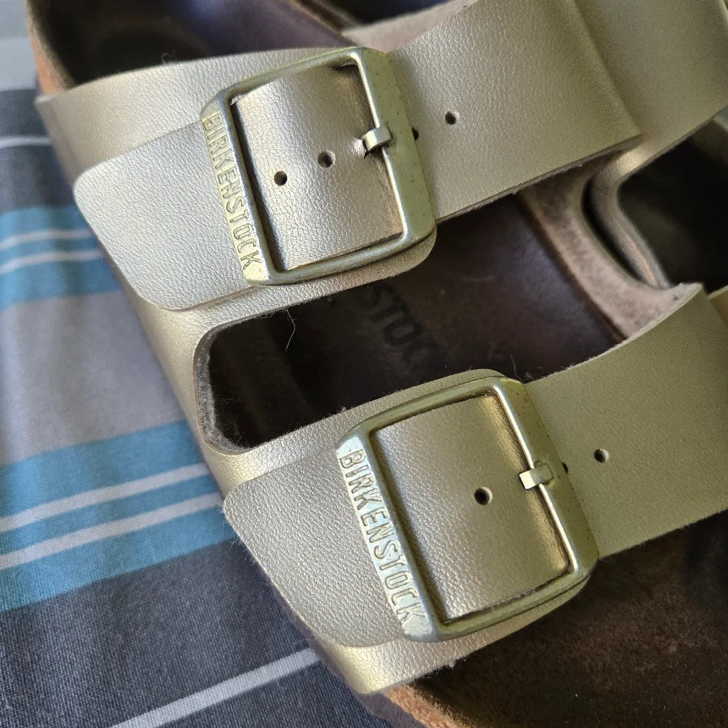 Birkenstock Arizona Gold Sandals Women's Size 39 Narrow - Image 11