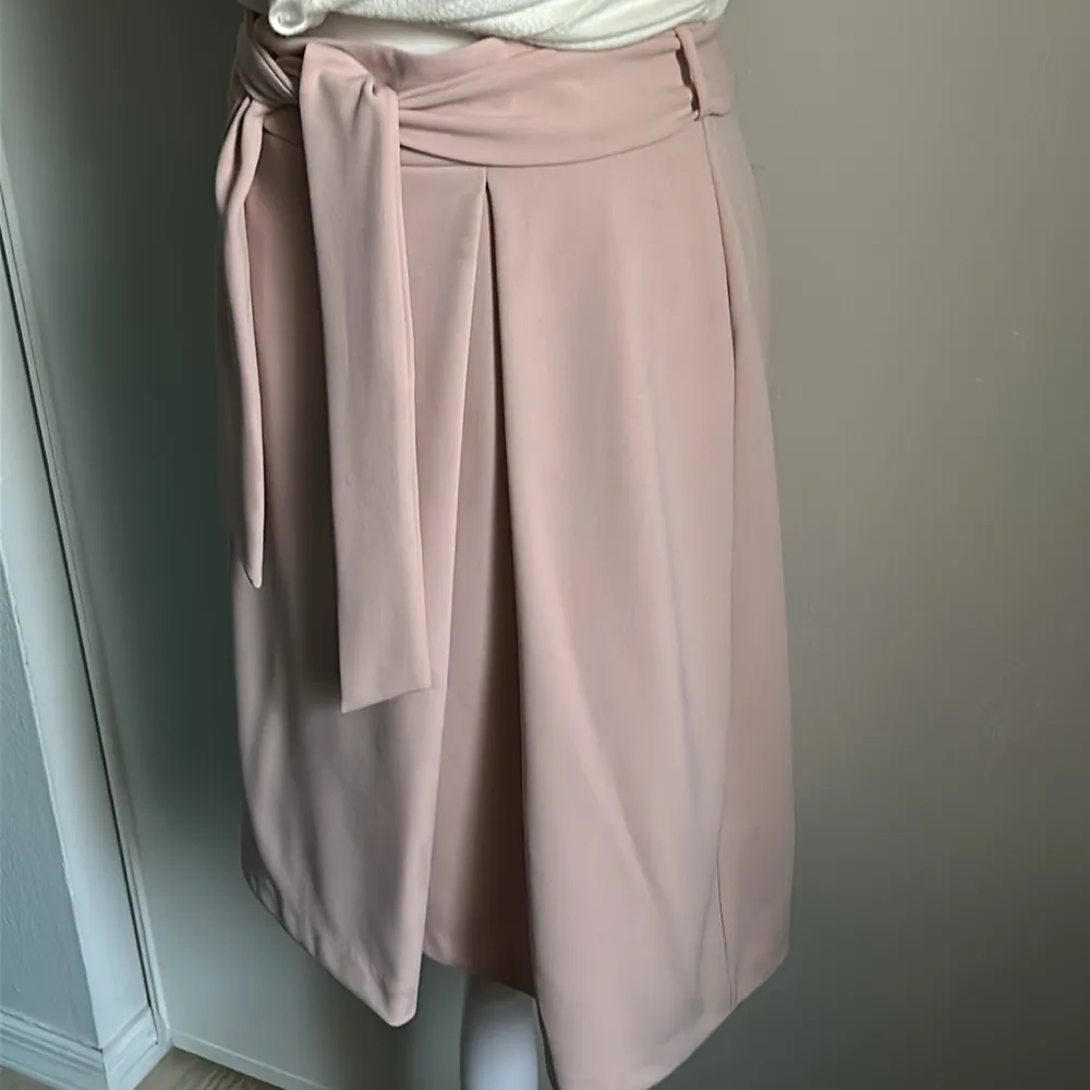 New Women’s Worthington Rose Smoke Side Pleat Tie Belted Sleek Midi Skirt - Image 3