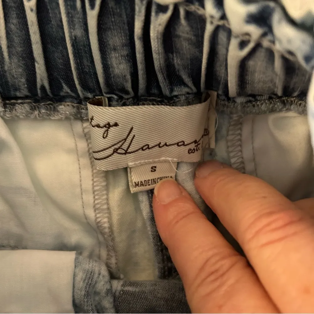 Vintage Havana Lightweight Acid-Washed Lyocell Joggers. Size Small. - Image 8