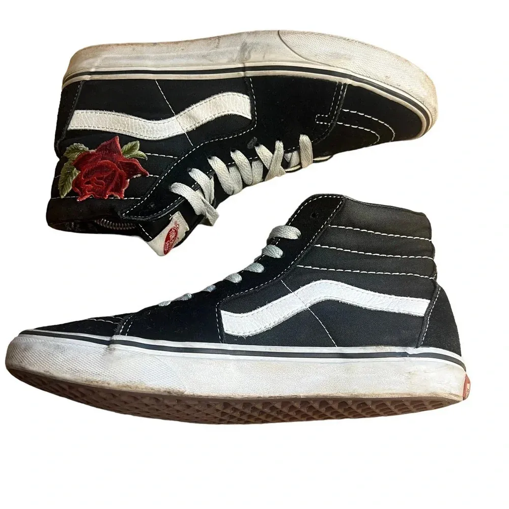 Vans Sk8-Hi Black Suede High Top Rose Embroidered Unisex‎ Sneakers M6.5 / W8.0 - Image 3