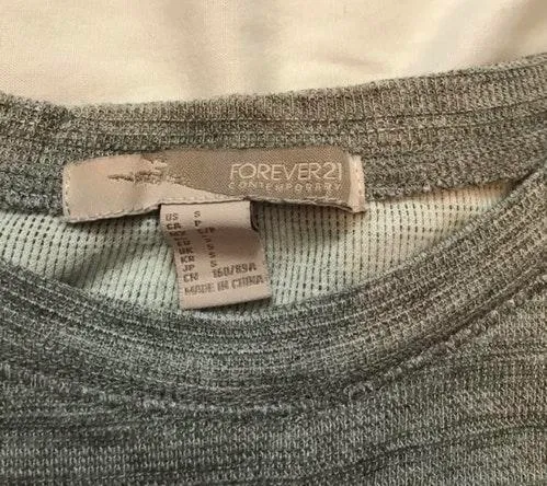 Short Sleeve Knit Sweater - Image 3