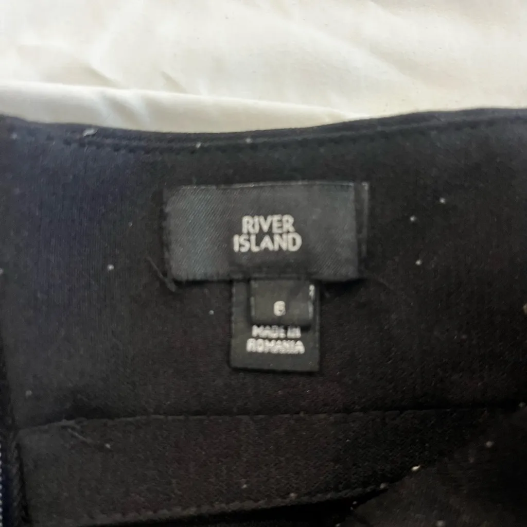 River Island Elegant Black Apparel - Image 4