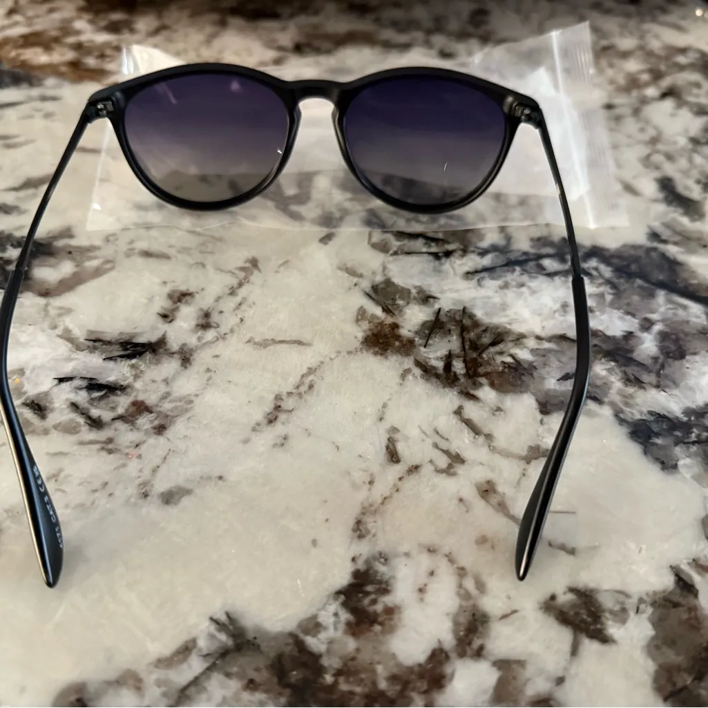 Gradient Polarized Round Retro Sunglasses Unisex Black Frame Lens - Image 4