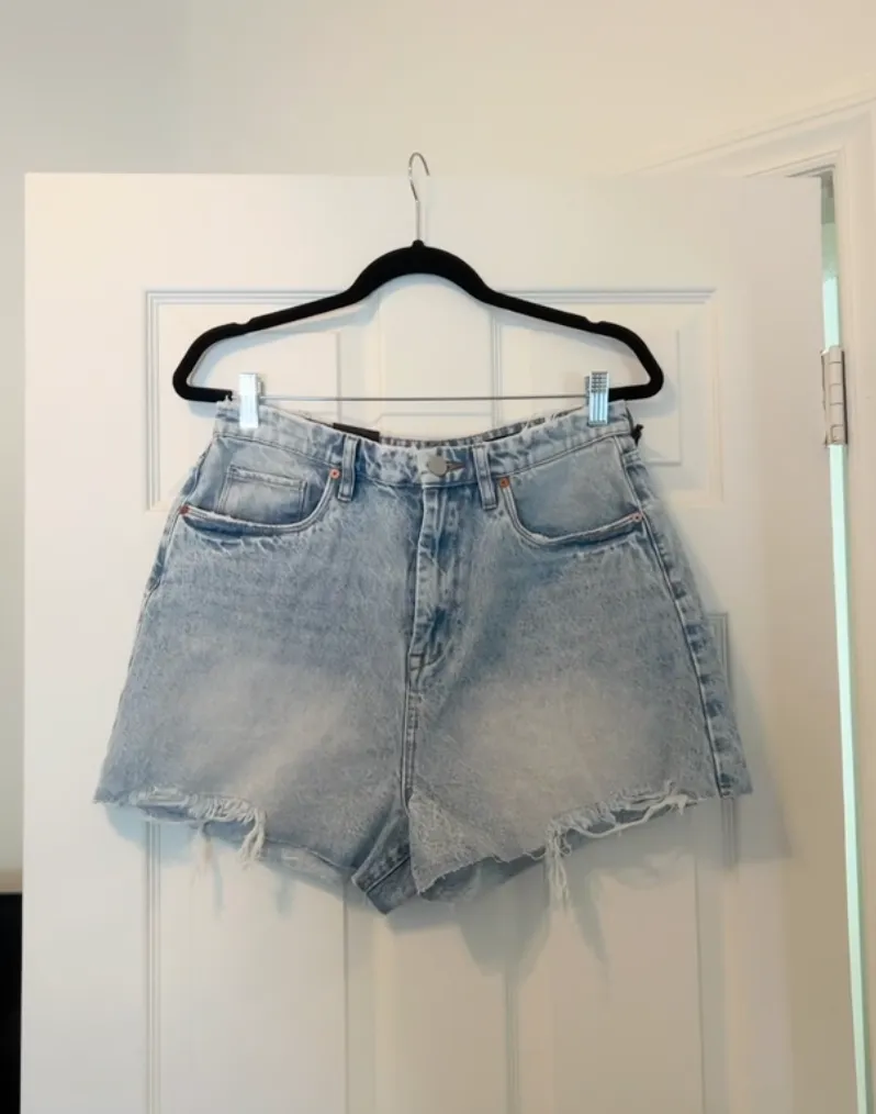NWT Anthropologie Reeve Frayed Denim Shorts - Image 3