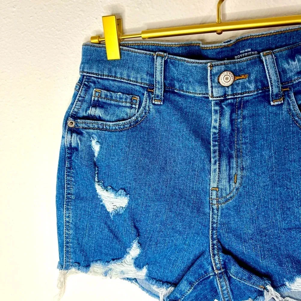 🆕 Old Navy Mid Rise Boyfriend Jean Shorts - Image 5
