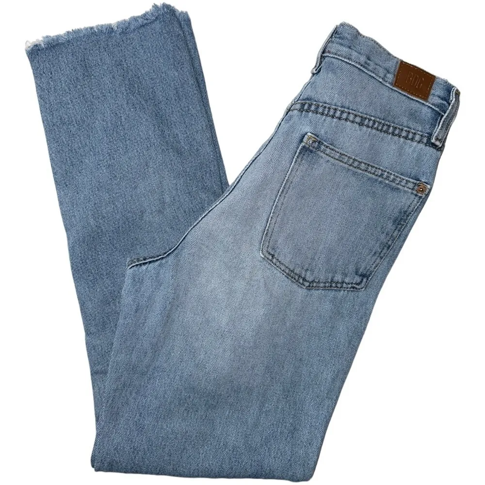 BDG UO Women’s Size 27 Light Blue Patch Front Slim Straight Jeans - Image 3