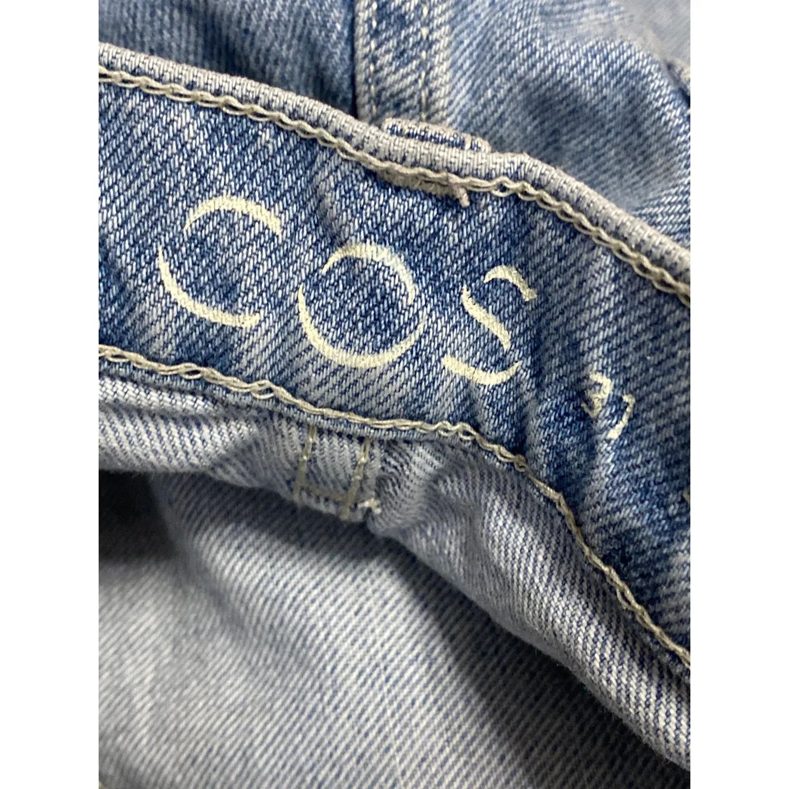 COS Women's Blue High Waisted Medium Wash Barrel Tapered Denim Jeans Size 31 - Image 4