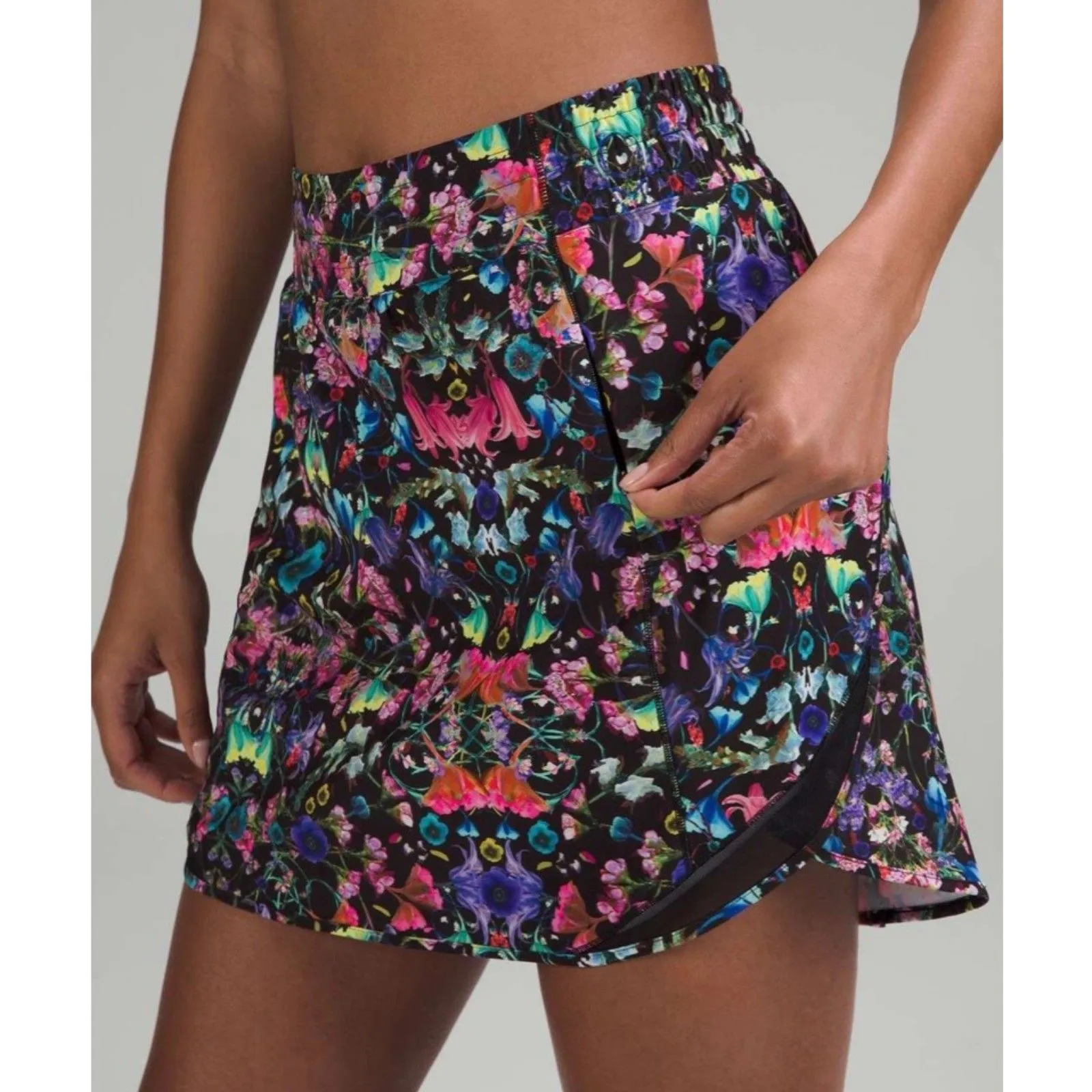 Lululemon Hotty Hot High-Rise Skirt Size 10 in Flowerscope Black Multi Vibrant - Image 9