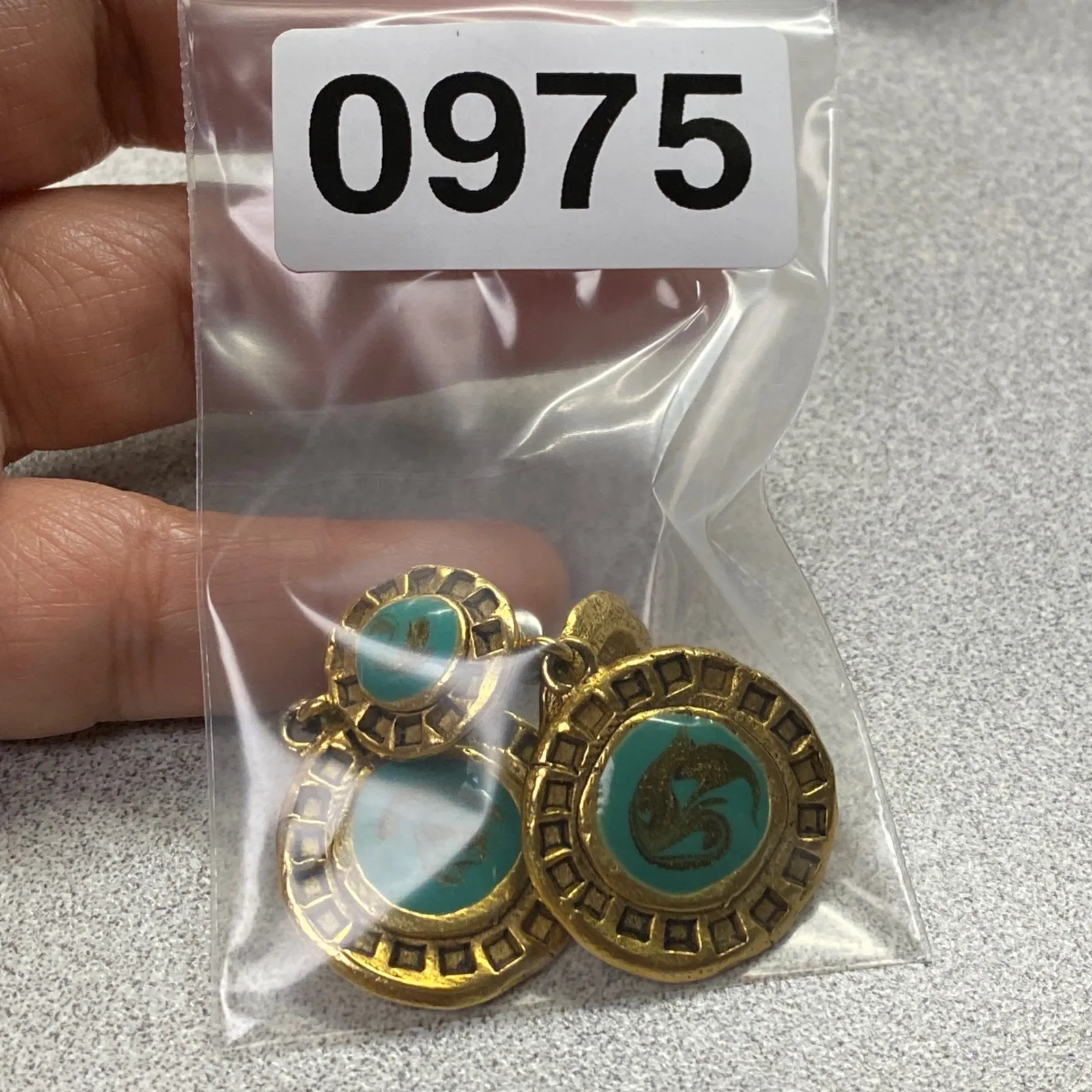 Unique Gold Tone Tribal Teal Stone Dangle Earrings Bohemian Southwestern Style - Image 7