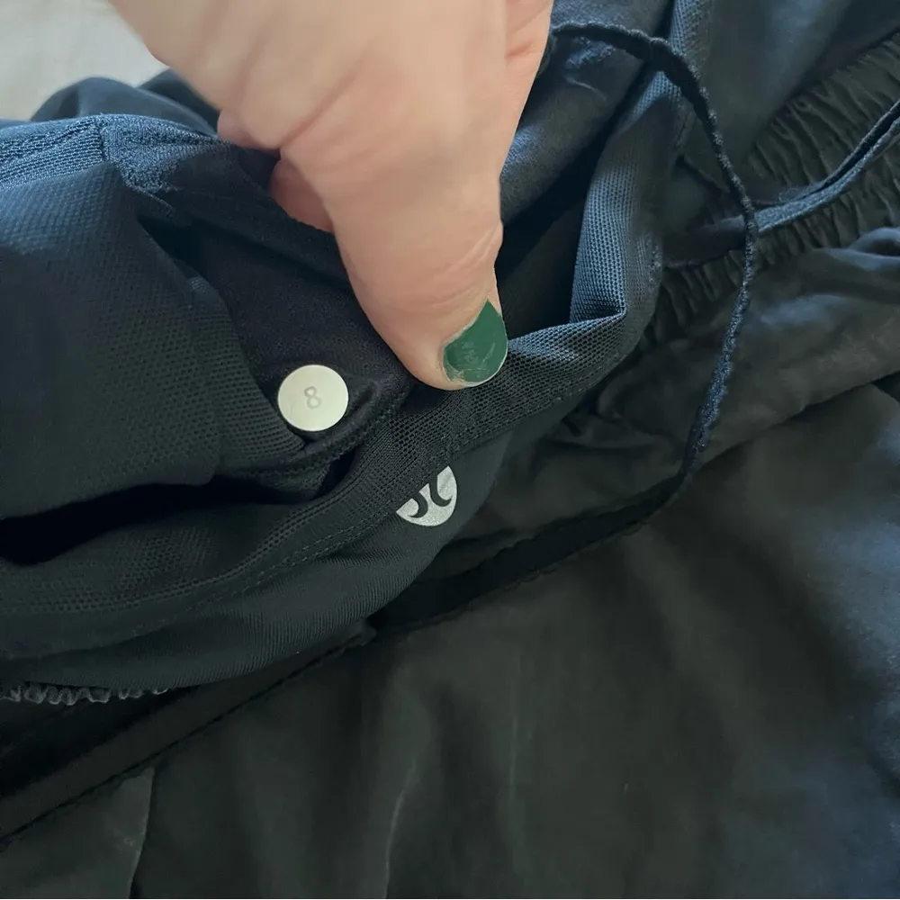 Lululemon Bliss Tank Top -Flowy- in Black Size 8 - Image 10