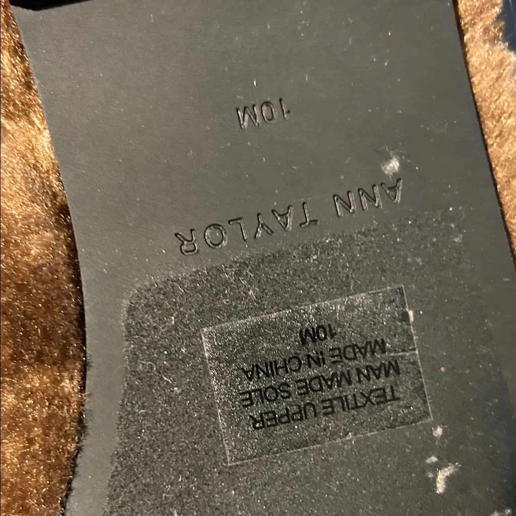 Ann Taylor Slippers Brown Fur Slip-On Women's Shoes Size 10 - Image 4