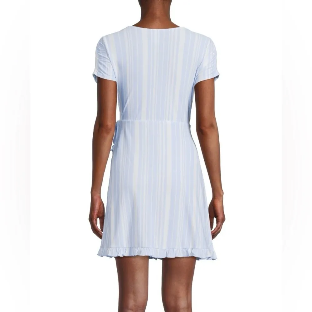 No Boundaries Juniors Wrap Dress (637) - Image 3