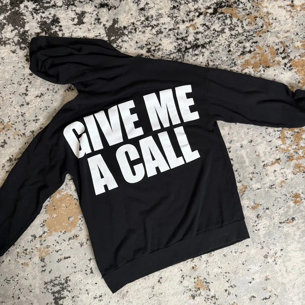 Zara Black Sweater with Pink Graphic - Image 2